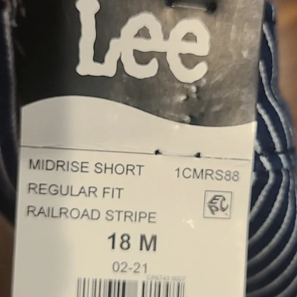 Lee | Retro Stripe Denim Railroad MidRise Shorts Size 18 - Picture 4 of 7